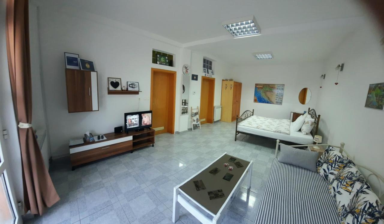 Studio Apartment David Zagreb Bagian luar foto